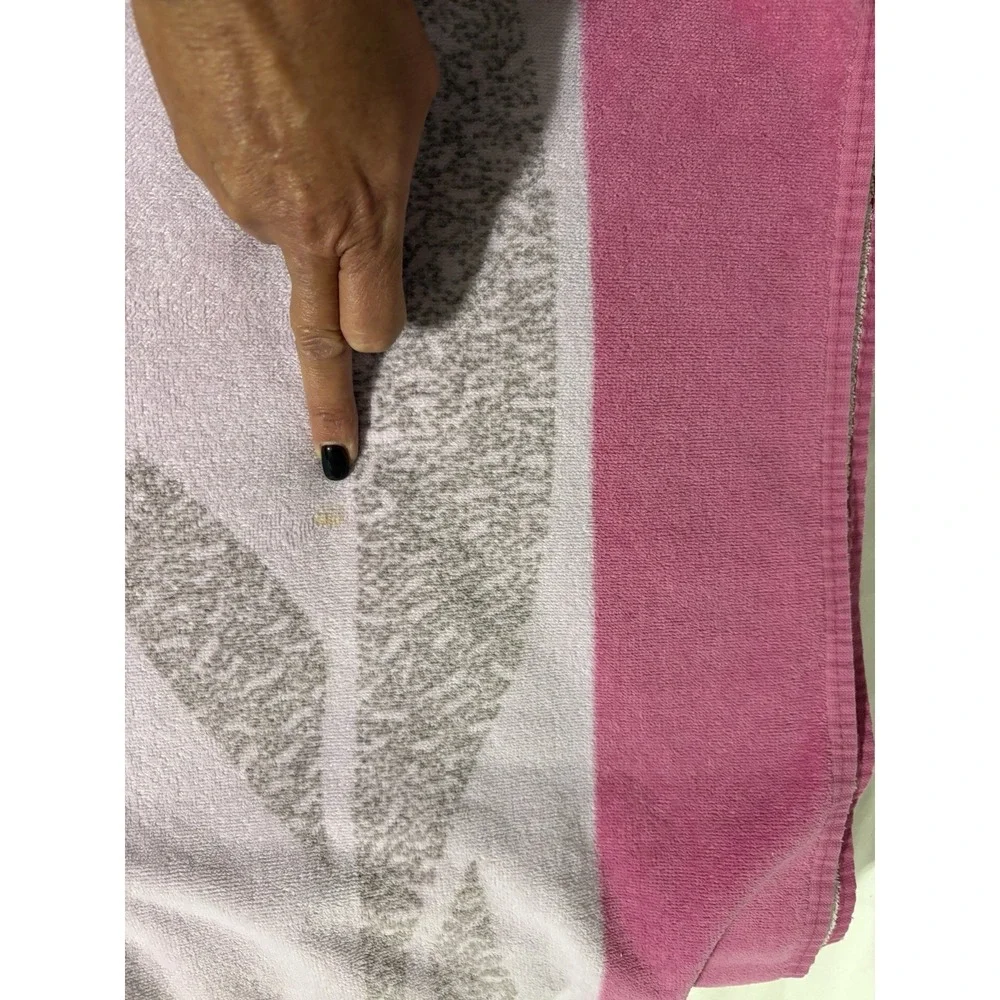 Gramercy by Braster Beach Towel 33x60 Pink Crab Shell Vintage‎